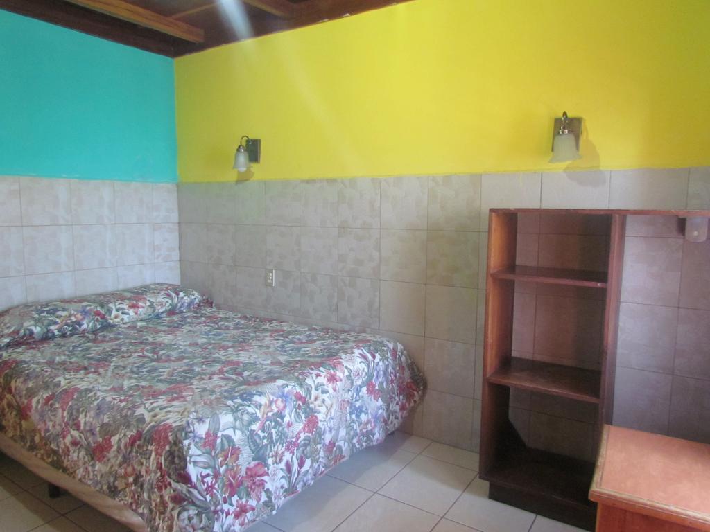 פלורס Hotel Mirador Del Lago מראה חיצוני תמונה